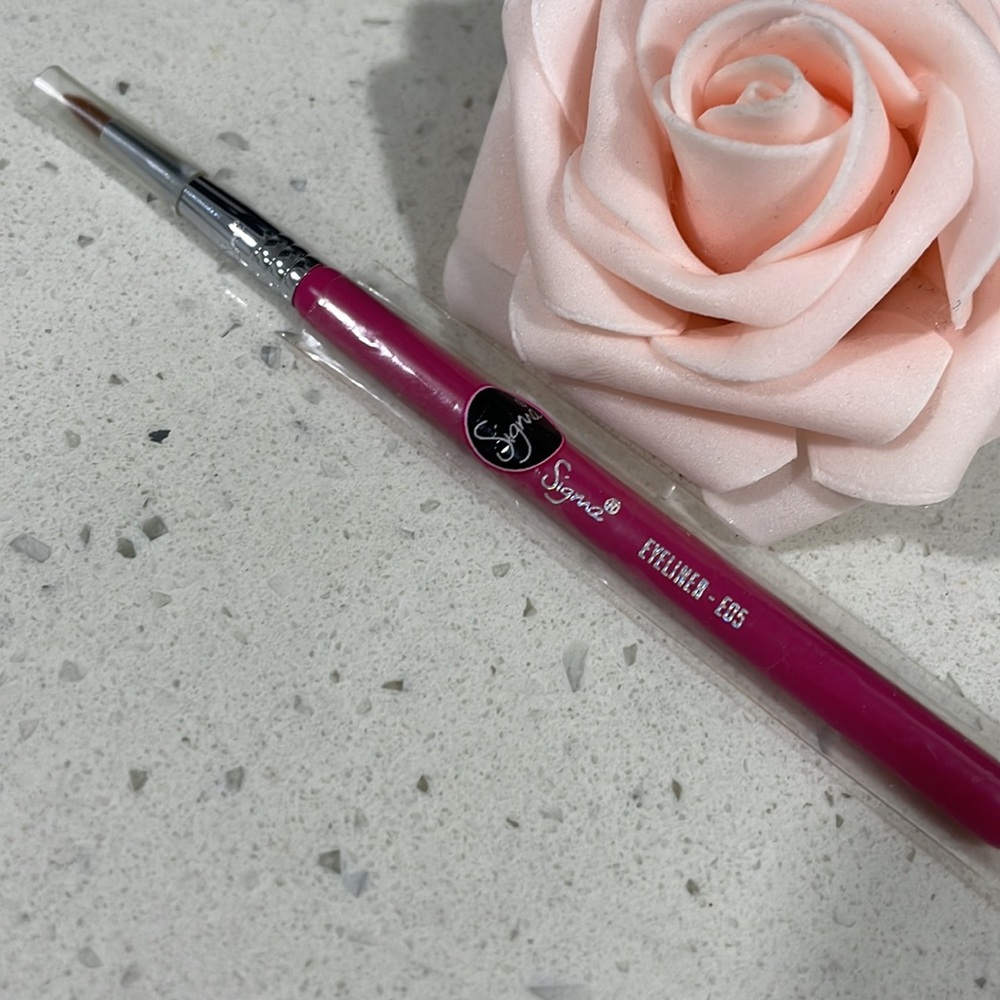 Sigma Beauty E05 Eyeliner Brush- Travel Size